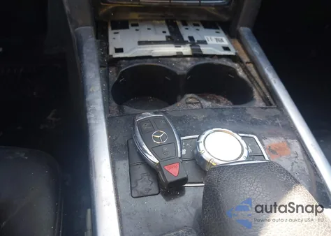 2014 Mercedes-Benz E 350 z USA, uszkodzony, nr VIN WDDHF5KB4EA921609